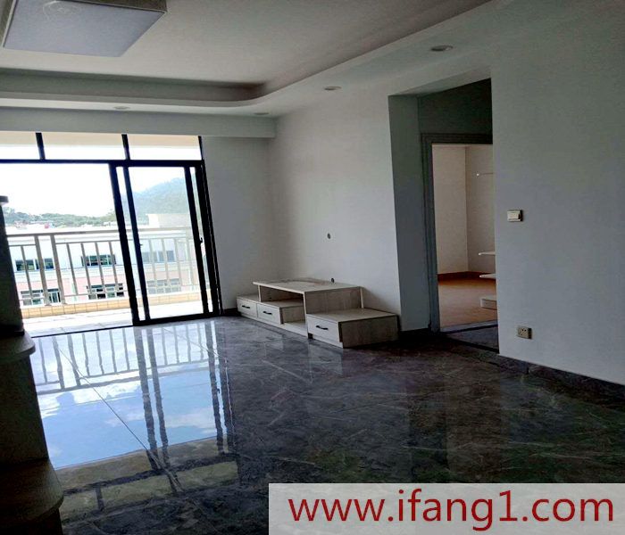 <a href=/chashan/ target=_blank class=infotextkey>茶山小產權房</a>價格:茶山畔山豪苑